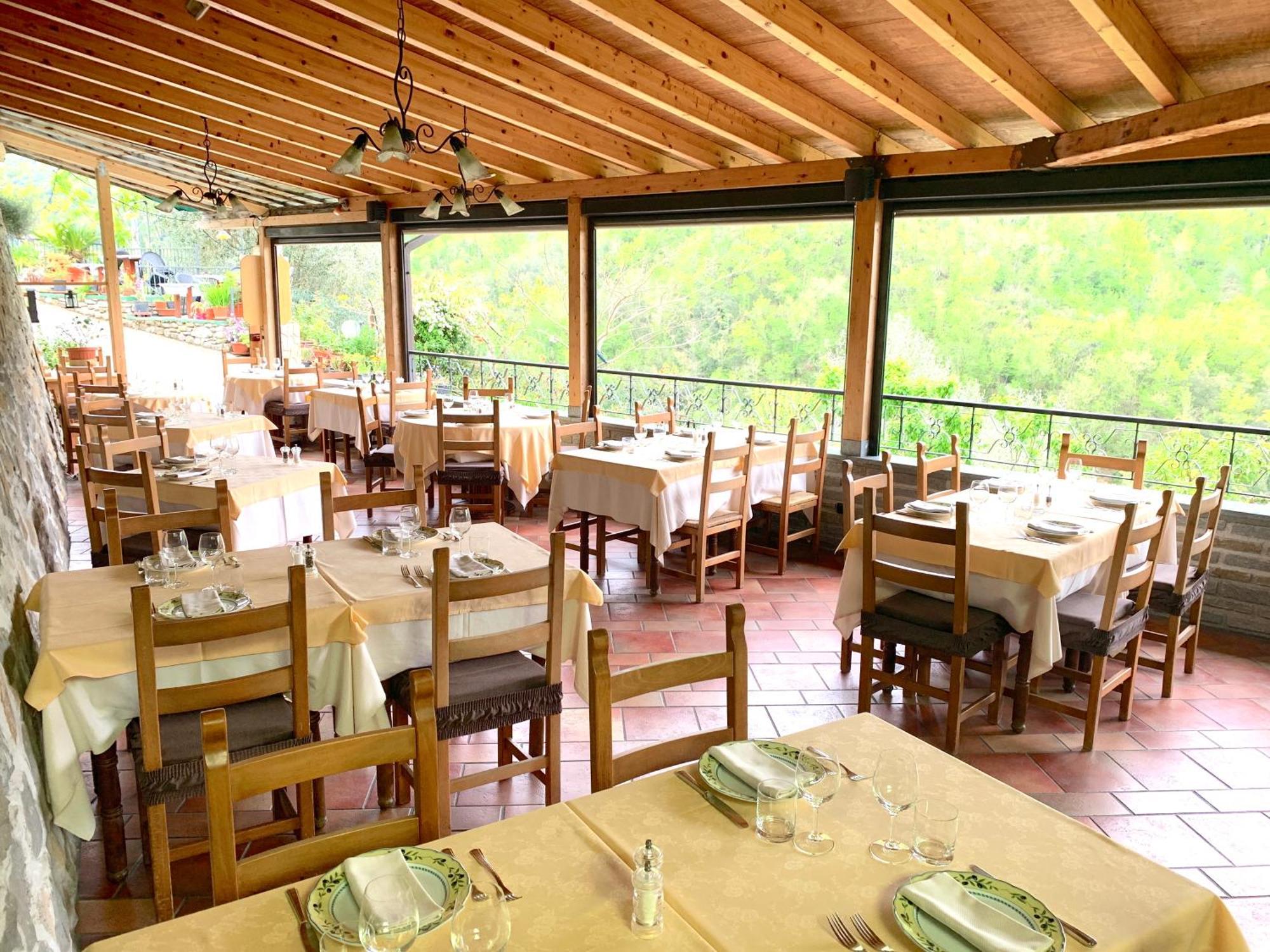 La Favorita Apricale B&B & Ristorante Ngoại thất bức ảnh